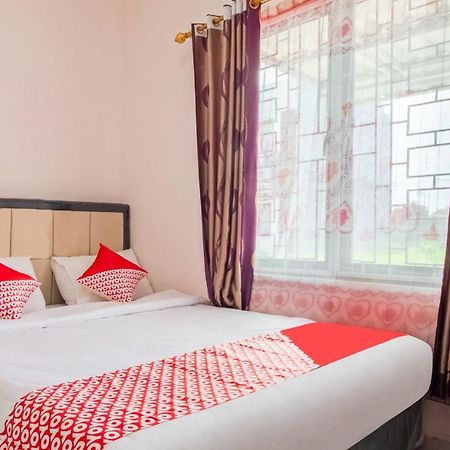 Oyo 3256 Rukost I8 Hotel Karawang Kültér fotó