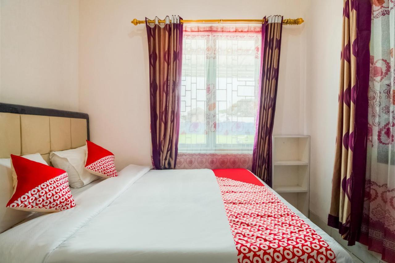 Oyo 3256 Rukost I8 Hotel Karawang Kültér fotó