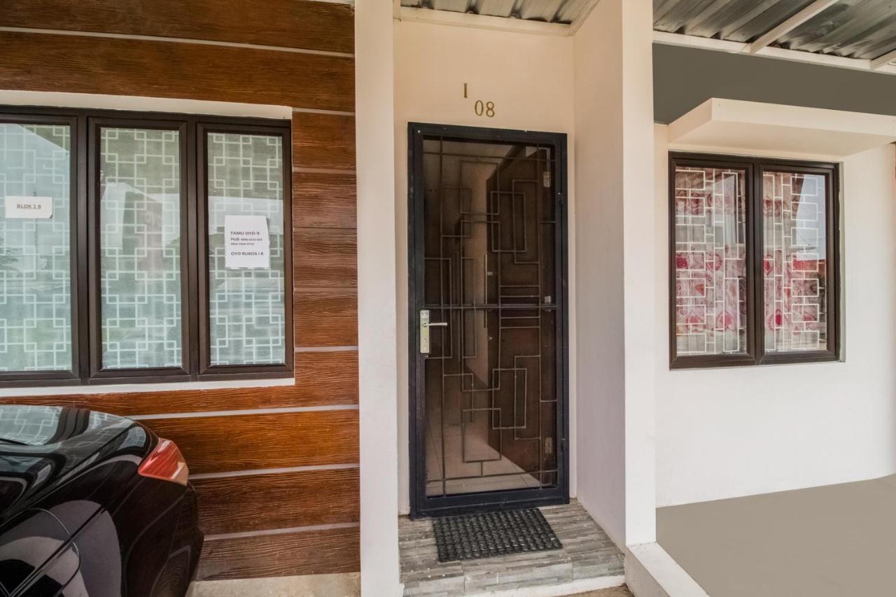 Oyo 3256 Rukost I8 Hotel Karawang Kültér fotó